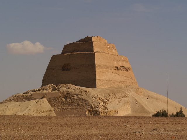 Pirámide Meidum