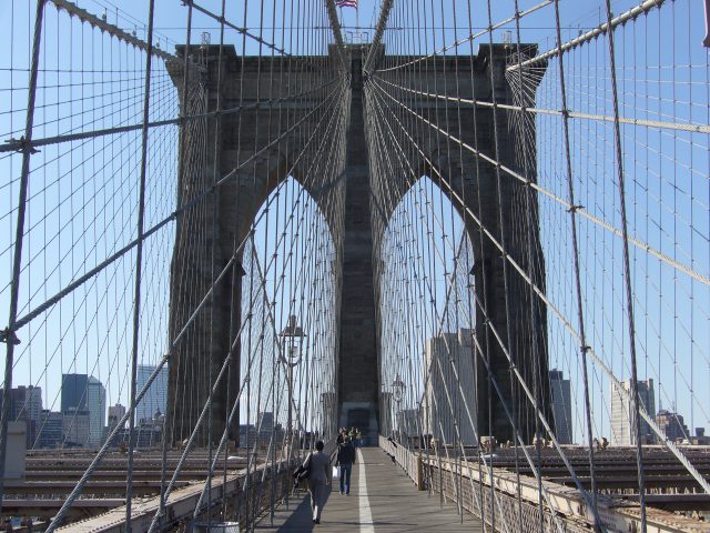 Nueva York - Cruzar el Puente de Brooklyn