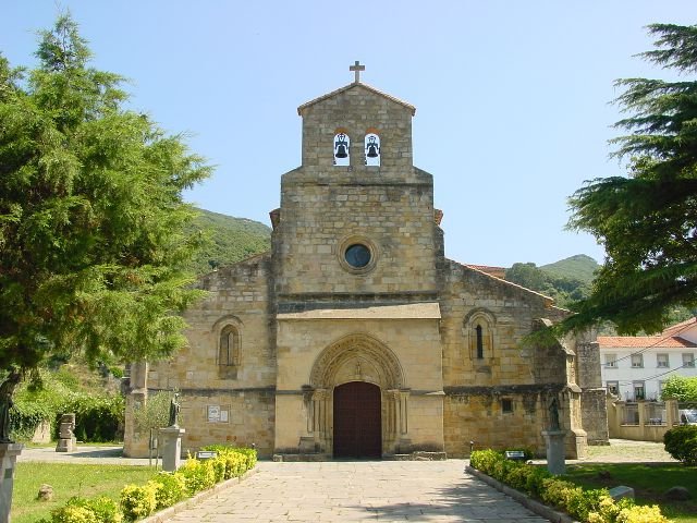 que visitar en Santoña - Iglesia Santa Maria Puerto